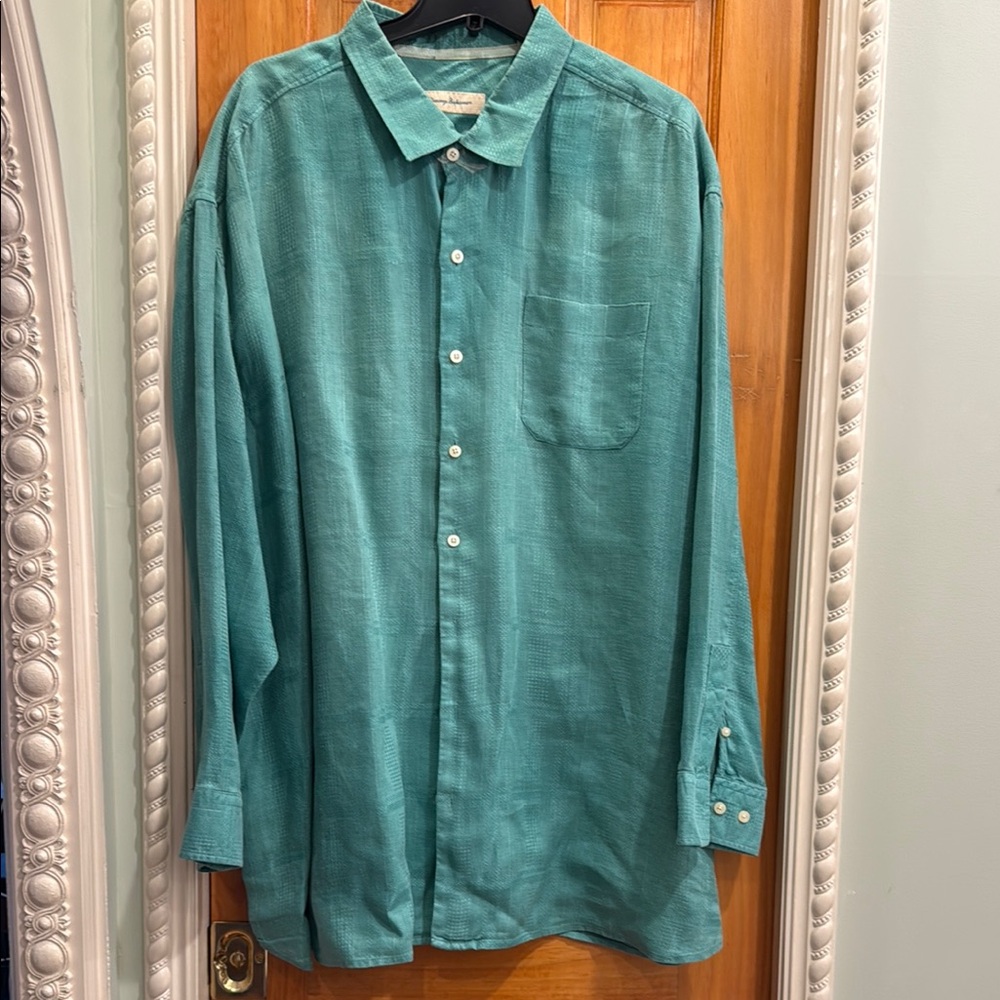 Elegant Teal Men's Casual Button-Down Shirt by Tommy Bahama!